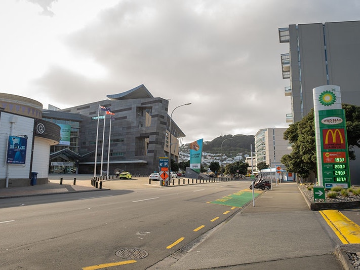 Entry road to the Te Papa carpark, 2020. Photo by Jack Fisher. Te Papa Wide shot of the entrance to Te Papa from Cable St showing the road you enter to drive into the car park
