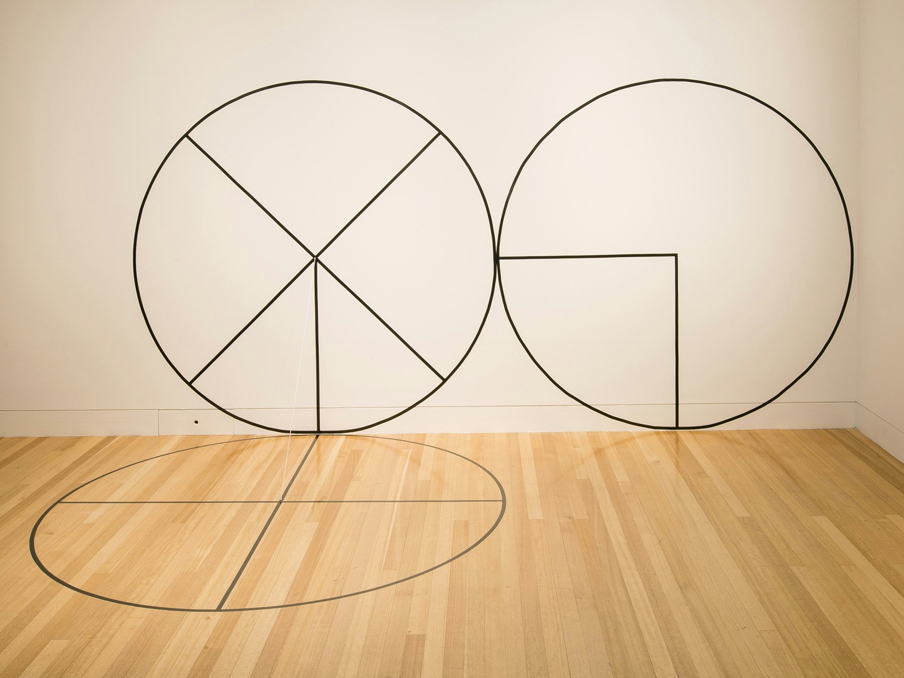 Matt Pine, Line Circle, commissioned 2016. Te Papa Black circles