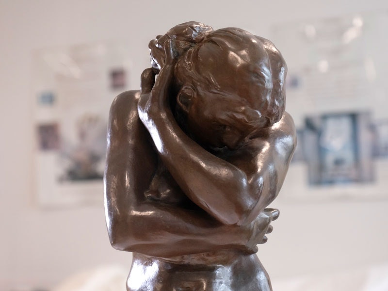 Eve, 1883, by Auguste Rodin. Purchased 1959 with Lindsay Buick Bequest funds. CC BY-NC-ND licence. Te Papa (1959-0029-1) Rodin's bronze 'Eve' sculpture