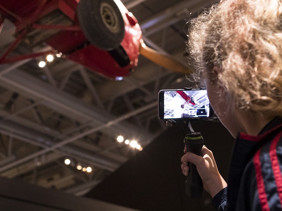 A school pupil gives a virtual tour of one of Te Papa's exhibition spaces, 2016. Photograph by Mike O'Neill. Te Papa A school pupil gives a virtual tour of one of Te Papa's exhibtion spaces