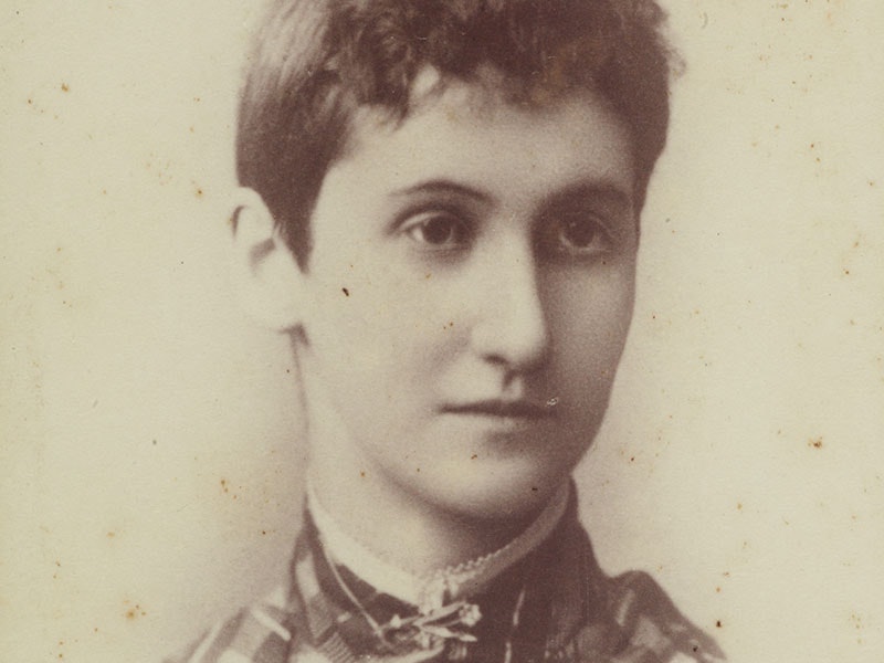 Woman, 1892-1904, Herrmann studio, Wellington. Gift of an anonymous donor. Te Papa (O.005347) =""