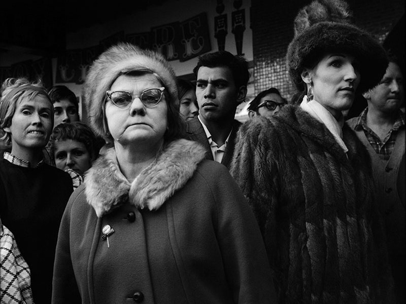 Ans Westra, Crowd, Cuba Mall, Wellington. From: The New Zealanders portfolio, 1971. Te Papa (O.002556) ma_i027457_tile.jpg