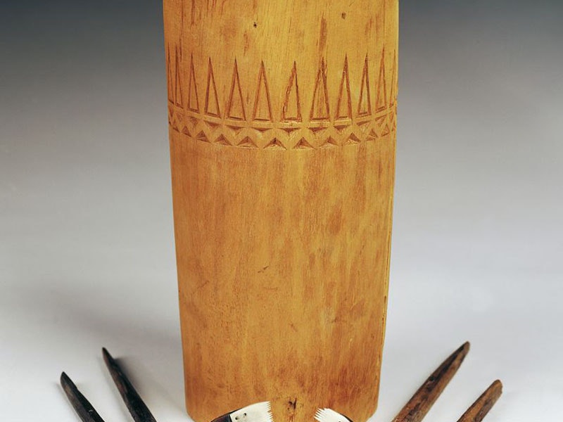Tunuma (container for storing tattooing implements), by Su'a Sulu'ape Alaiva'a Petelo, Samoa, 1996. Purchased 1996 with New Zealand Lottery Grants Board funds. Te Papa (FE010596) =""