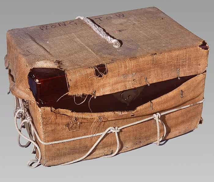 Trunk, circa 1900, China, maker unknown. Gift of Mr Bing Wong, 1995. CC BY-NC-ND licence. Te Papa (GH004850/2)