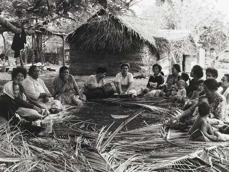 . Longoteme, Tonga, by Ans Westra; photographer; 1963; Tongatapu. Purchased 2002. Te Papa (O.027212) This image depicts a group of women in Tonga mixing kava