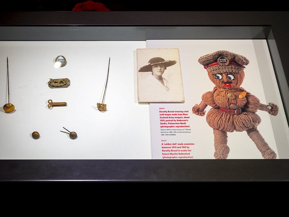 Photo by Maarten Holl. Te Papa (267019)