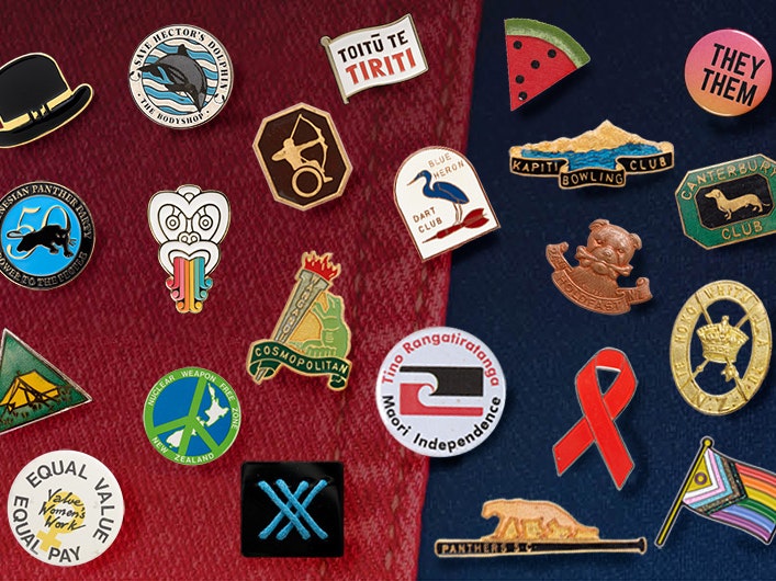Tile image for Tiny Statements. Te Papa Several badges on a banner.